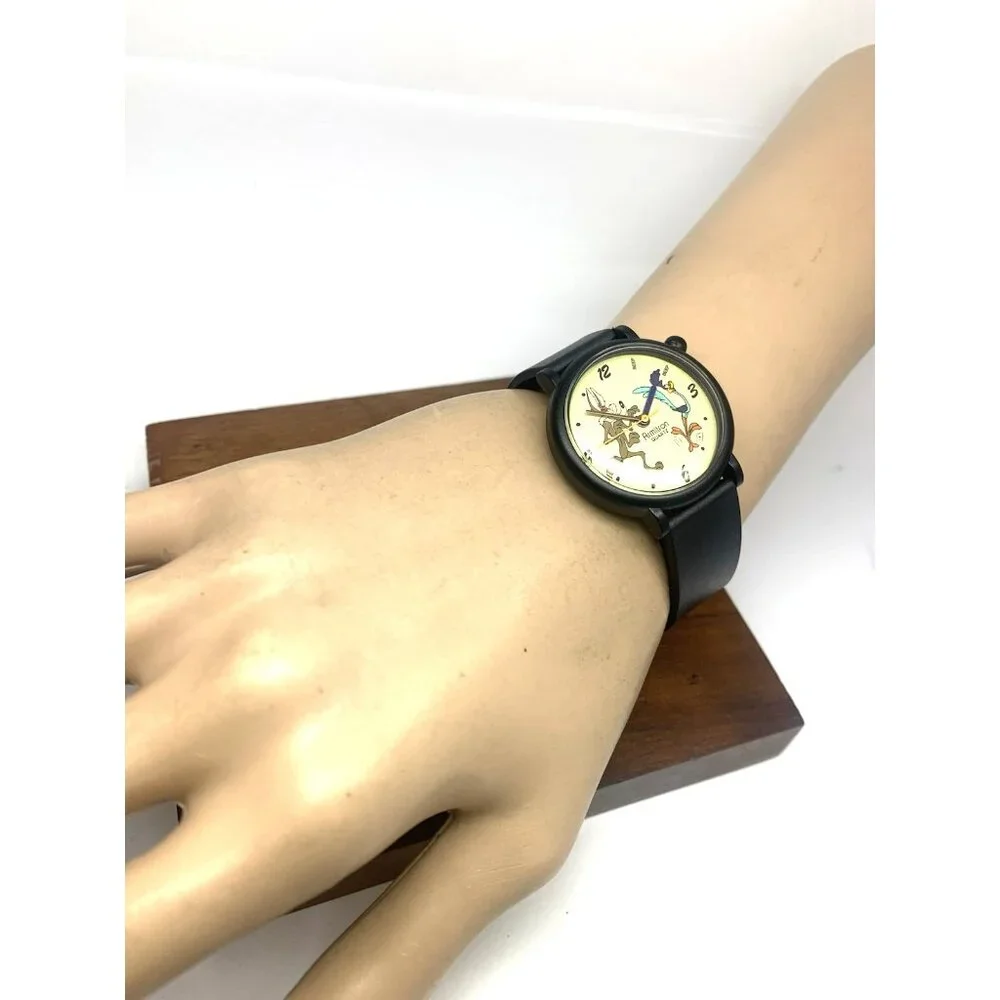 Armitron Women's Watch 2200/61 Looney Tunes Will E. Coyote & Roadrunner Vintage